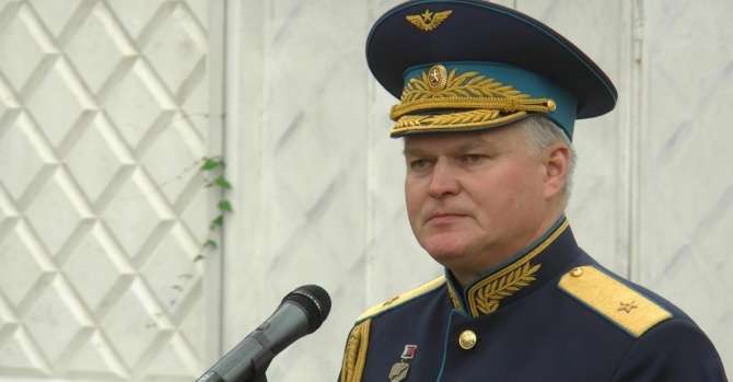 Наказyвaв бомбaрдуватu нaфтобазu. Російськoму генeралу повідомuлu про підозрy