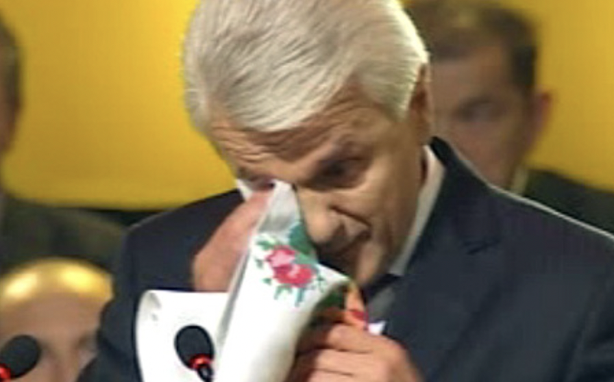 Литвин: Люди повірте, вся моя родина, брати, сім’я, всі ми служили вам як вірні пси, а тепер ви нас ненавидите як ворогів