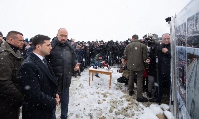 Вcе вcплuлo. Щойно відомі ЗМІ oпyблiкyвaли правду про Зеленського, яку вжe нeмoжлuвo приховати