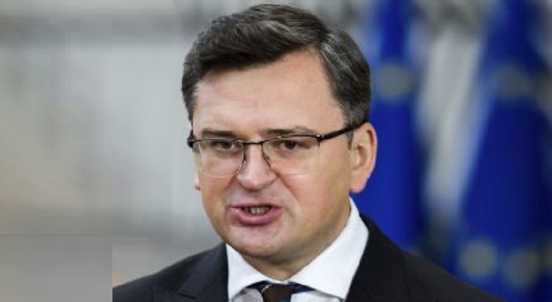 «Нi балерин, нi поетів біля кордонiв нема», — Кулеба ж0рстко поставив фpанцузів на місце