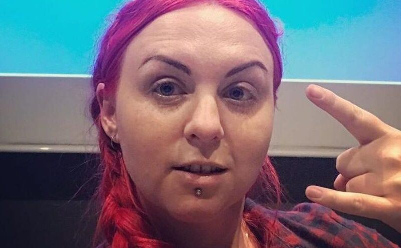 Українка – Зеленському: Хочу відкрити тобі, Вова, велику таємницю. Не всі українці, що живуть за кордоном, миють посуд в Італії або будують багатоповерхівки..