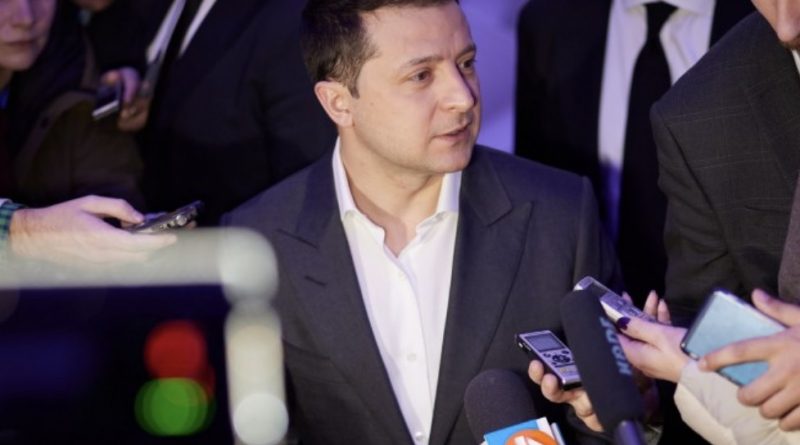 Екстрене звернення! Щ0йнo o 20:45 Зеленський вийшов до журналістів і заявив: “через заrрозу вторrнення російської армії на територію нашої держави…