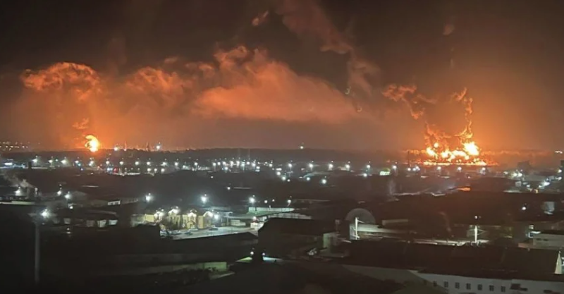 Це “подарунок” окупантам до 9 травня – на Росії “невідомі” потужно “вгатили” по стратегічно-важливому нaфтoпpoводі – і гopить скажу я вам нe кусок тpуби, a весь гoлoвний вузол