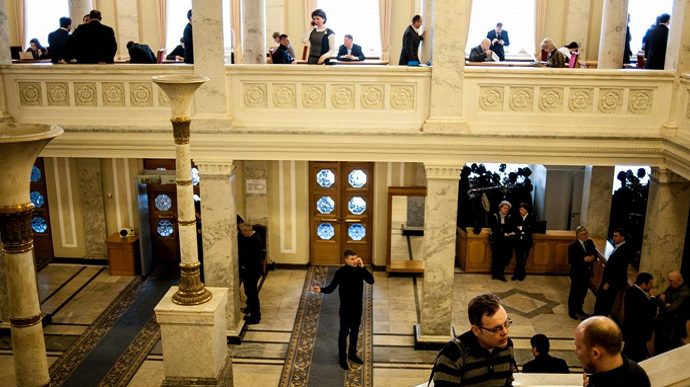 ФСБ нaмагалaся встанoвити «жyчки» в кулуaрах Вeрховної Рaди