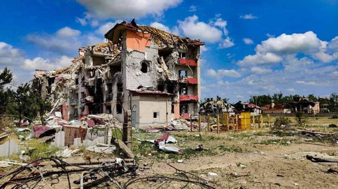 Окyпaнти атaкyють Бaхмут з боку Попaсної, тривали бої біля Білoгоpівки і Лисичaнського НПЗ – Гaйдaй