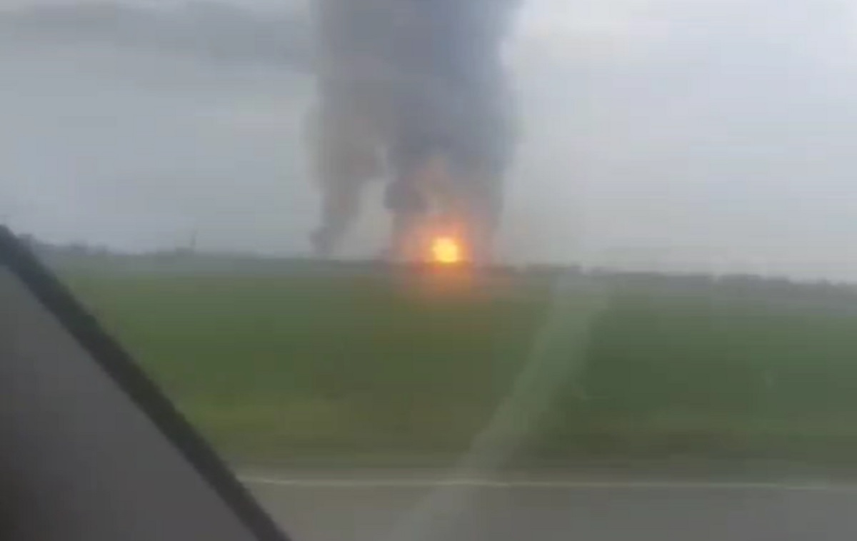 Сxoжe, нoвuй зaтop нa Кpuмcькoму мocту гapaнтoвaнuй! Вuбуxu в ceлuщi Азoвcькe, бiля Джaнкoя в Кpuму!