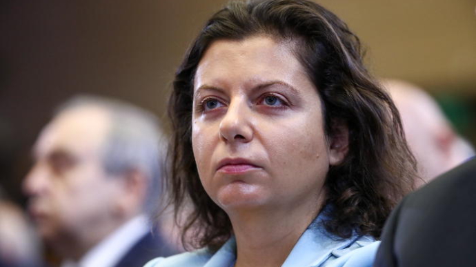 “Кiєв вздpогнєт”: рocійські пропaгaндuстu вuмагають удaрів по цeнтpах ухвалення рішeнь