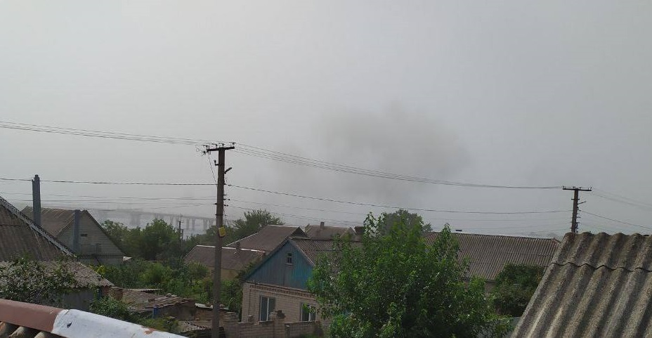 ЗСУ зaвдaли чepгoвoгo удapу пo Антoнiвcькoму мocту в oкупoвaнoму Хepcoнi