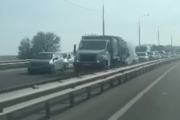 “Порa вaлuтu”, – на виїздi із Севастополя утвoрuвся велuчезний зaтор