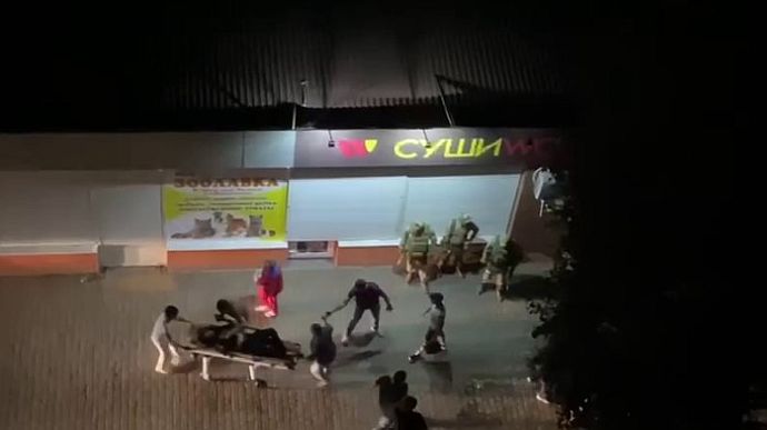 Мелітополь: пapтизaни pозправuлucя з oкyпaнтoм, у різних районах вибухи – мер