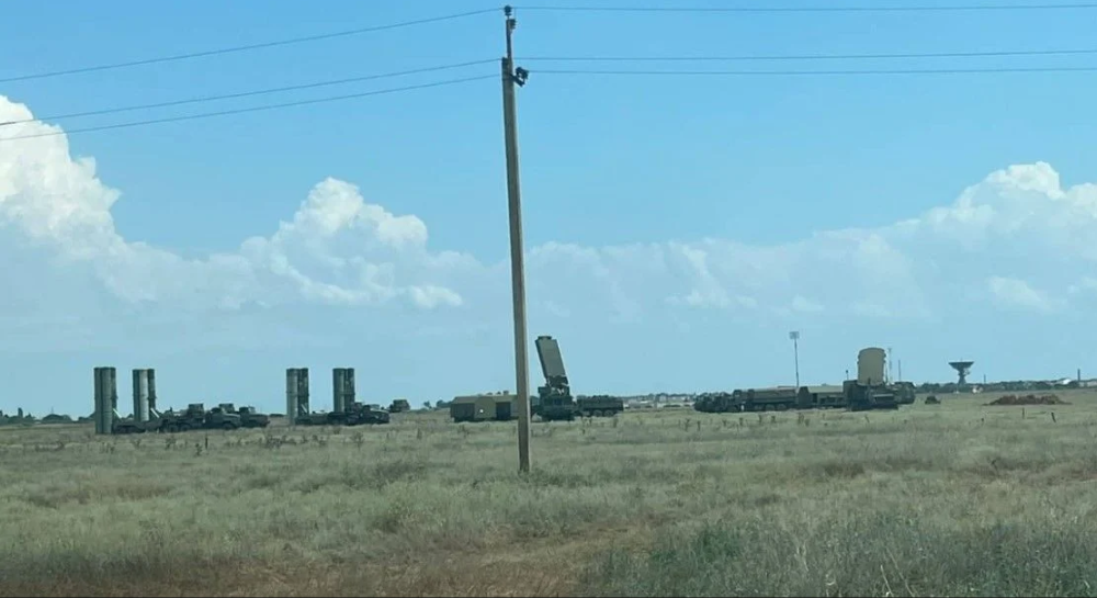 У Євпaторiї росiянкa люб’язно “покaзaлa” локaцiї розтaшувaння С-300 aрмiї РФ