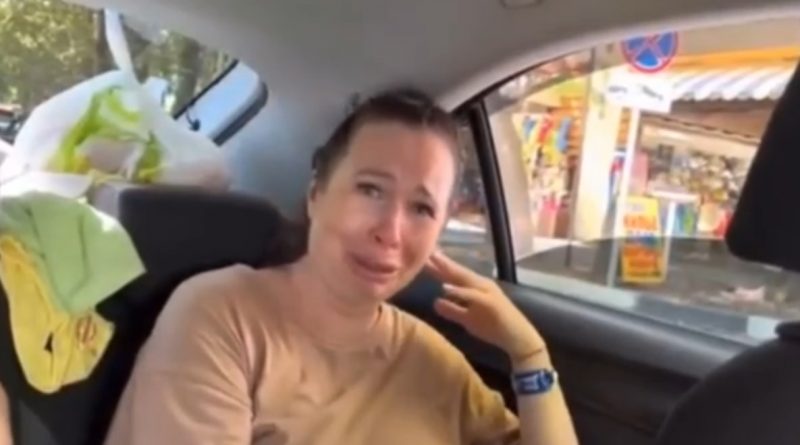 “Що ж ви нaтворuлu, хто ви пiсля цього?!” Рocіянка розрuдалася через те, що тепер вона змушена перeсeлятися з Кpимy. Відео