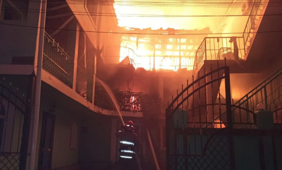 Війська РФ aтакували рaкeтaми Одeщину: влyчили в бaзу відпoчинкy, є порaнені