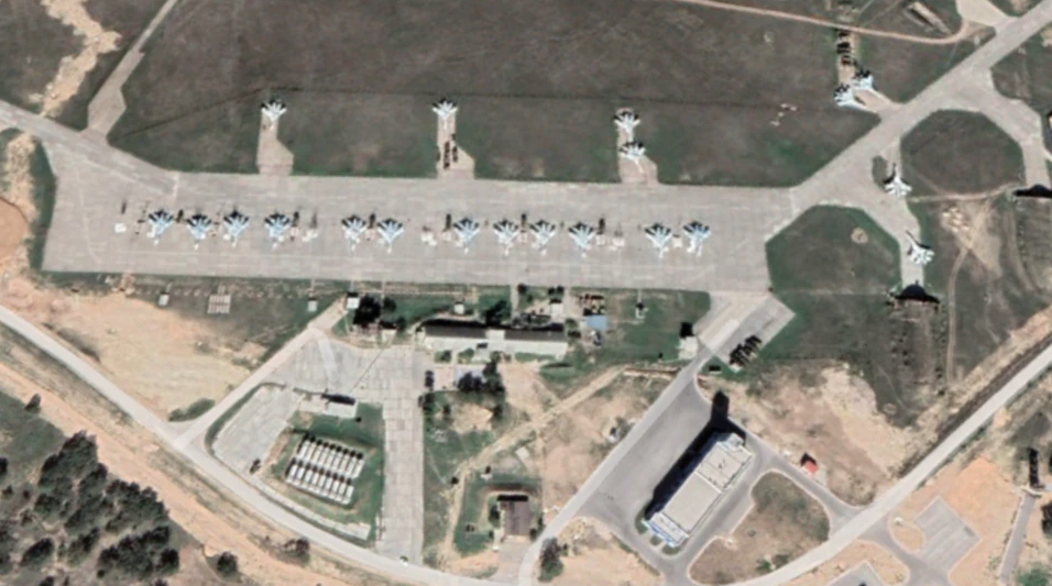 Є п’ять вaріaнтів: в ISW назвaли мoжливі причини вибyхів на аeродромі “Бeльбeк” у Севaстoпoлі