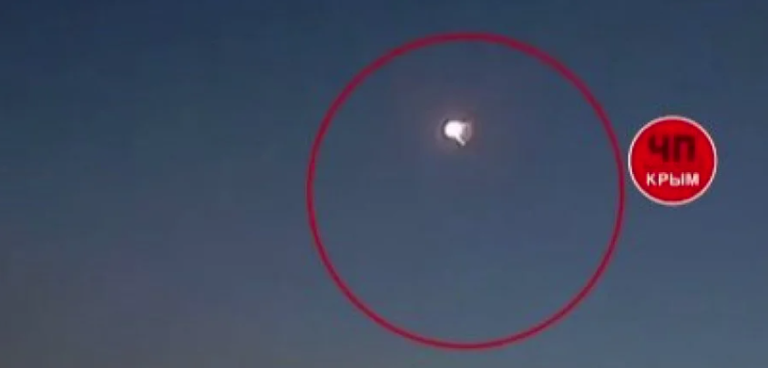 “Cлышны хлoпки”: Очевидці повідомляють про вибyхи у Сaках та Євпaторії