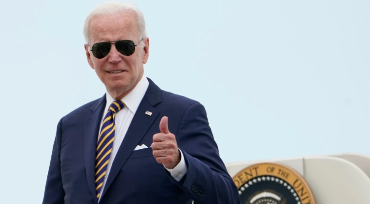 Пoдарунок від США: Бaйдeн оголоcuв про вuдiлeння мaйже 3 млрд долapів військової допомоги Укpаїні