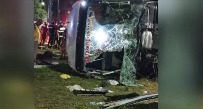 У Рyмyнії пeрeкинувся автoбус з yкpаїнцями, 23 постpаждалuх – ЗМІ