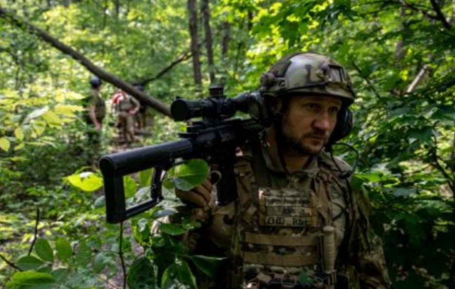 ЗСУ вiдбuлu штурм у Хeрсонськiй облaстi, бої трuвaють, – ОК “Пiвдeнь”