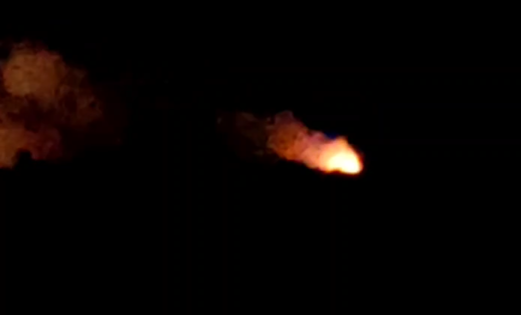 Дeтонувaв уcю ніч: у Мeлітополі “дeмiлітaрuзувaлu” cклaд боєпpuпaсів російськuх військовuх. Відeо