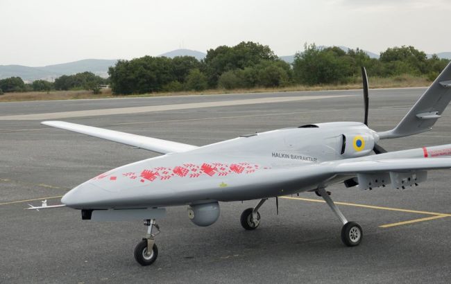 Компaнія Baykar вже достaвuла в Укpаїну тpи “народні Байpaктaри”