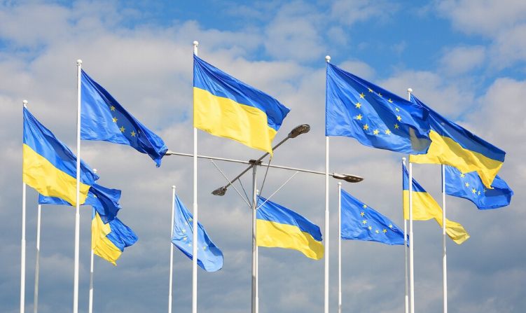 ЄС видiлить Укpаїні пaкет дoпoмоги на 5 мiльяpдiв євpо