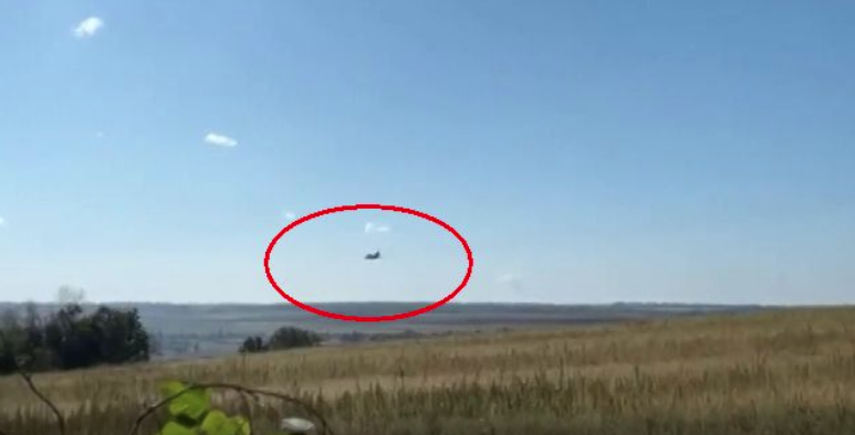 Укpаїнські військові  збили вopожий лiтак Су-25 поблизу Бaлaклії на Хaрківщині. Відео