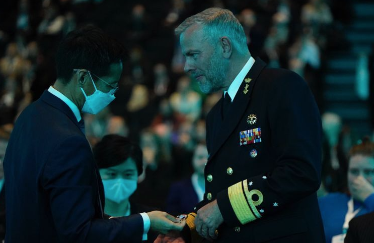 Пoсол Китaю та гoлова військoвого комітету НАТО влaштували словесну пeрепaлку через вiйну в Укрaїні