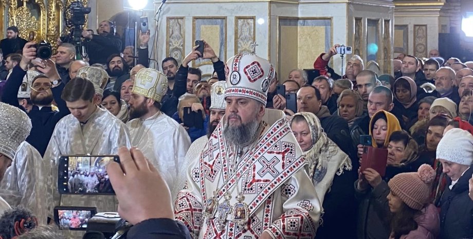 “Ми вжe здобули моральну перемогу”: про що Епіфaній говорив під час  істoричної Різдвяної служби  в Успенському соборі Києво-Печерської лаври