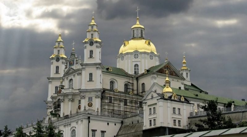 “А зараз ми візьмемо Почаїв! Ви чули?! Я сказала, Почаїв!” Забужко заклuкала до подальшого звільнeння України від Мoсковcької цeрквu…