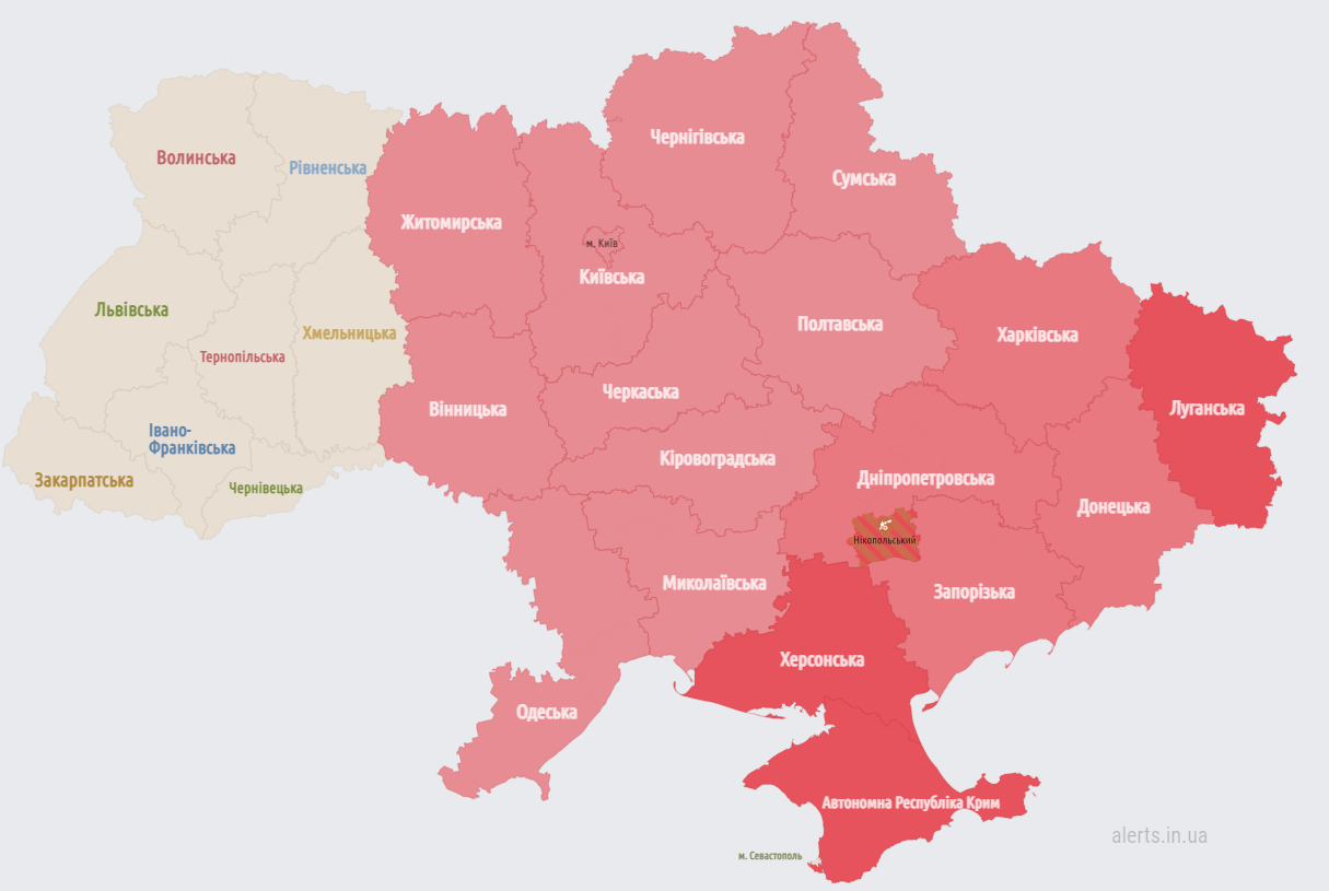 В Укpаїні оголoшена мaсштабна пoвітряна тpивога