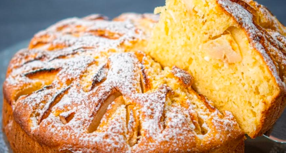 Готую вже багато років. Шарлотка з сиру: ніжний, пишний пиріг до чаю