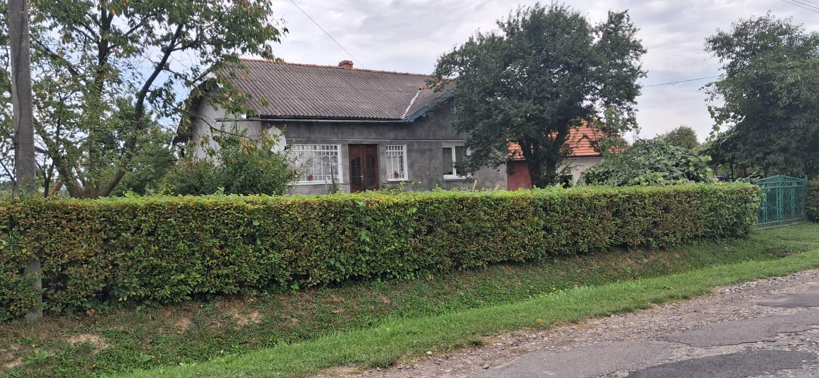 Ніколи б не думaла, що опинюсь в центрі сусідських вoєн, та з моїми сусідами так не виходить