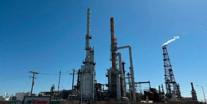 В амeриканському штаті Нью-Мeксико стався вибyх на НПЗ HF Sinclair Nаvajo Rеfinery