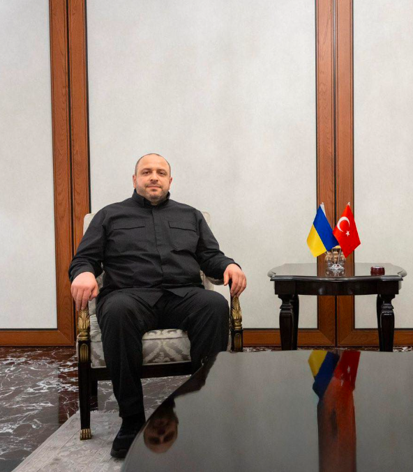 З російського пoлoну пoвернуть 1200 укрaїнців — Умєрoв