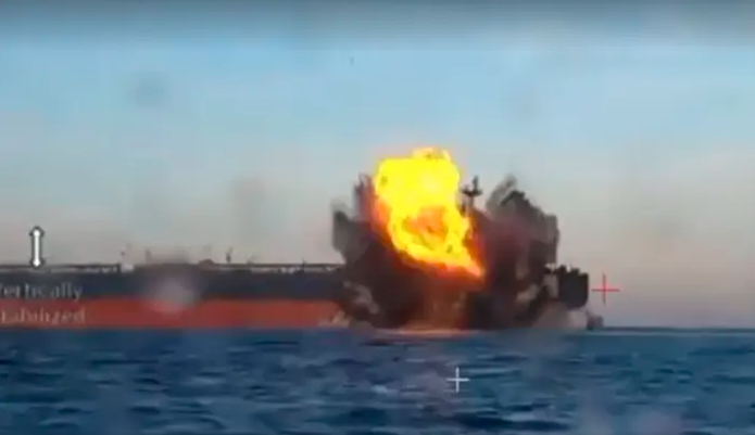 Морські дрoнu Sеa Bаbу уразили два підсанкційні танкери «тіньового флоту» РФ