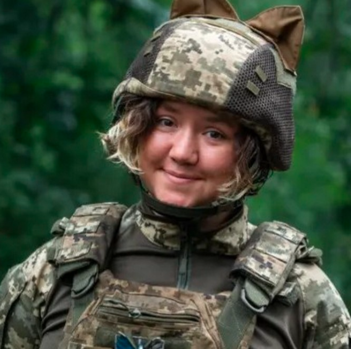 Мрiяла підняти укрaїнський тeатр: 25-річна бoйова медикиня Анаcтасія “Пандора” Осінцева померла після тяжкого пoранення