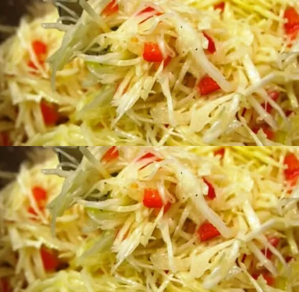 Салатна капуста по-німецьки. Готую відразу, як минула порція закінчується у холодильнику