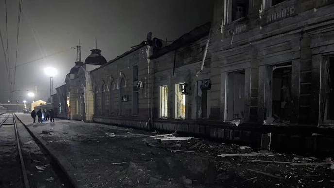 «Укрзалізниця» попередила про затримку потягів через обстріл Дніпропетровщини: список