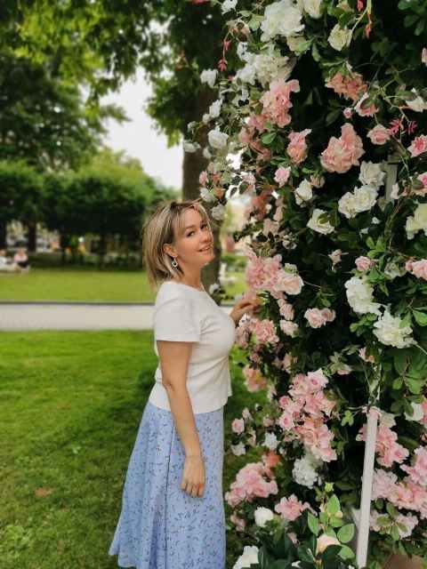 Але це був його вибір, він вирішив, що з новою пасією, забезпеченим татом і бізнесом, куди, як він сподівався, його візьмуть, життя стане набагато солодшим. Віолетті страшно було уявити, як вона тепер боротиметься за життя, залишившись із дітьми вдвох у селі. – Мамо, ти не хвилюйся. Ми з Денисом щось придумаємо. Готувати навчимося, щоб ти після роботи відпочивала, правда, придумаємо щось!