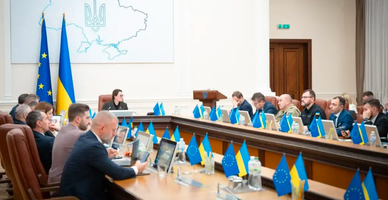 Яка зарплата у Зеленського та міністрів: вже повідомили офіційні суми