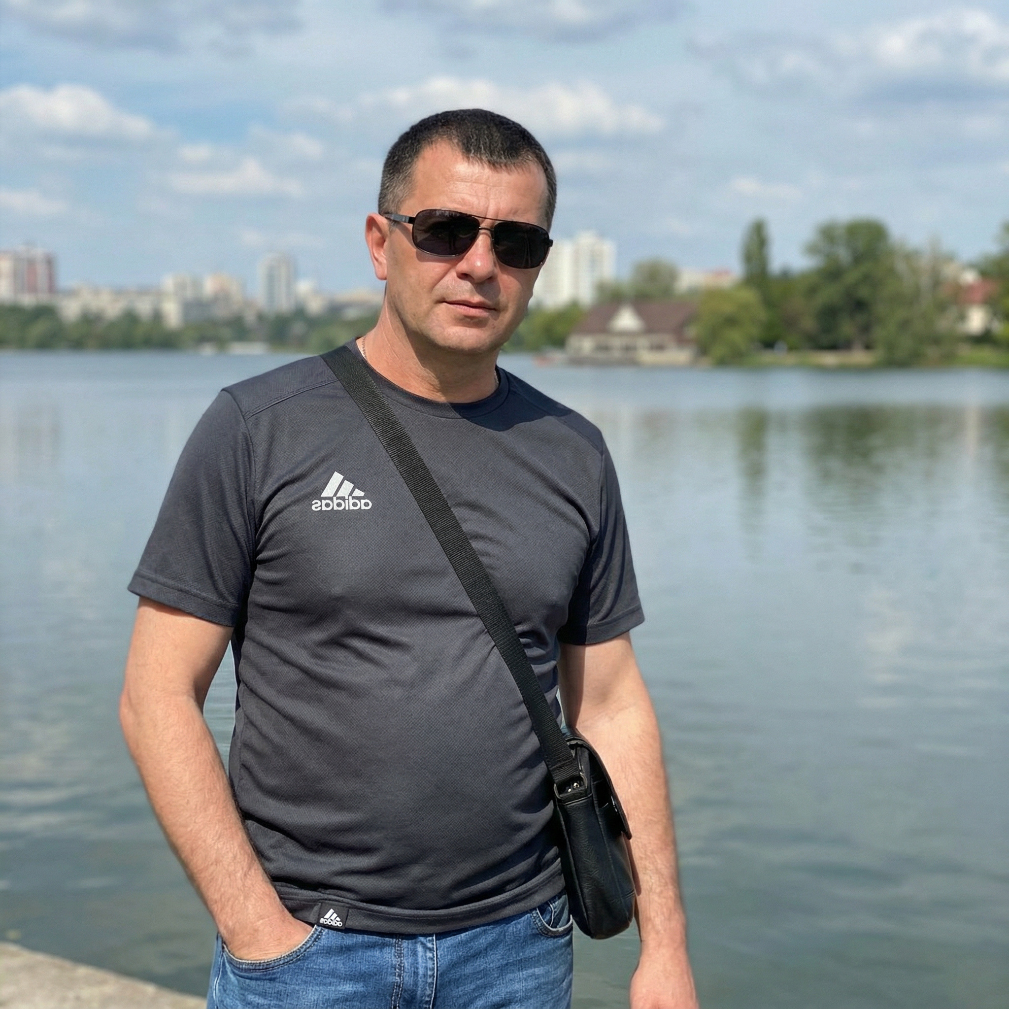 “Я живу наче зі старою бабусею,. чесно…”Мені 55 …і ніяк не можу познайомитися з молодою дівчиною…. А жити зі старою ніяк не хочу, набридло!ДОПО МОІЖТЬ МЕНІ…” сьогодні вечором Пишу сюди, бо відчуваю, що у повному розпачі. Не знаю, куди звернутися за допомогою.