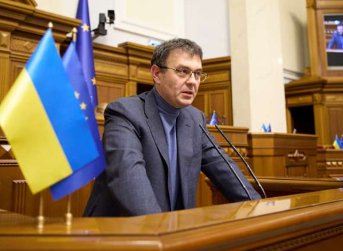 Гетманцев пов’язав низькі зарплати українців з невисокою продуктивністю їхньої роботи