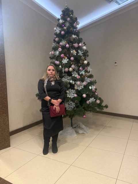 – Не так вже й погано… Повір, малюк, на багатьох взагалі ніхто не чекає, – Іра випадково сказала це вголос. Неголосно. Але Олексій все одно почув, хоч і не розібрав слів. – Що ти кажеш? – Запитав чоловік. – Та так, всяку нісенітницю, як завжди, – зітхнула Ірина.