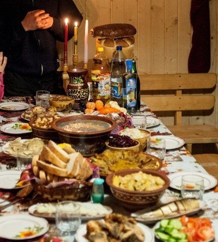 “Глянь, в що ти мамину хату перетворила!” – вичитувала я зовицю, як малу дитину. Не думала, що свято закінчиться скандалом