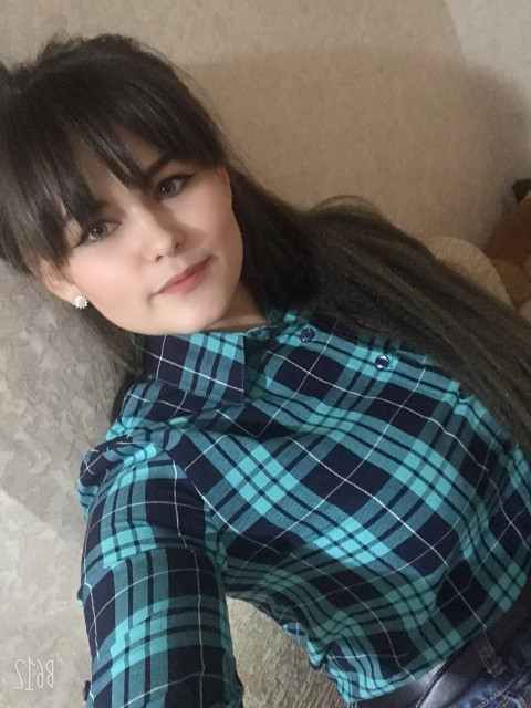 – Ні. Крім того, ми з батьком працюємо, твоя сестра навчається. Ми всі хочемо повноцінно відпочивати. А з маленькою дитиною у квартирі це неможливо: голосно не розмовляй, телевізор не дивись, зате вночі будь готовий прокидатися будь-коли від плачу немовляти.