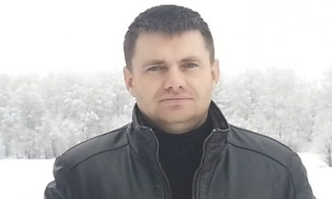 Якщо я колись і вирішу одружитися, то, швидше за все, це буде в 50 років, і виберу молоду сільську дівчину. Вона має бути гарною господаркою, не сперечатися і народити дитину. Сучасні жінки, як на мене, розучилися поважати чоловіків!