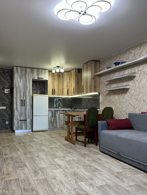 – Кохана, нагадую, що Юрко – твій син. Не мій. І йому вже тридцять. Якщо хоче жити у просторій квартирі, хай сам за неї платить. Я на ваш кредит на квартиру більше витрачатися не буду…