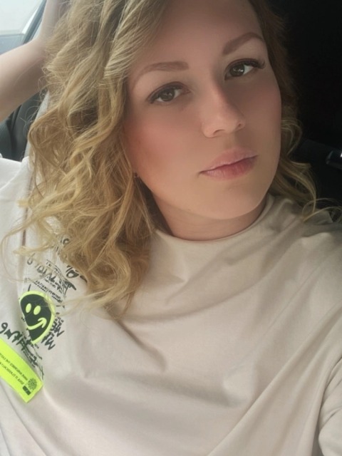 — Зрозуміло, — Олена обняла сина за плечі. — Добре, я з бабусею поговорю. Давай на тиждень перервемо заняття, сподіватимемося, вона мене почує. Зі свекрухою в Олени були специфічні стосунки. Ніби й непогані, але… такий собі насторожений нейтралітет. На самому початку Микита швидко й чітко поставив маму на місце, коли та спробувала вчити невістку господарству.