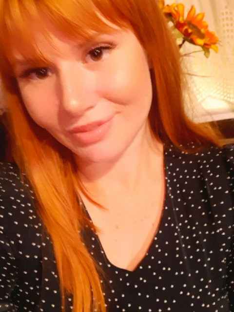 Ми вже понад рік винаймали житло. Договір, як і годиться, був оформлений на чоловіка. Платити мали по черзі, як домовлялися на березі. Але в реальності вийшло так, що майже всі витрати, від комуналки до продуктів, лягли на мої плечі. Мені вже добряче набридло тягнути цей віз самій. — Щось сталося? — здивовано запитала я. — Моя мама приїжджає в гості, — буркнув він.