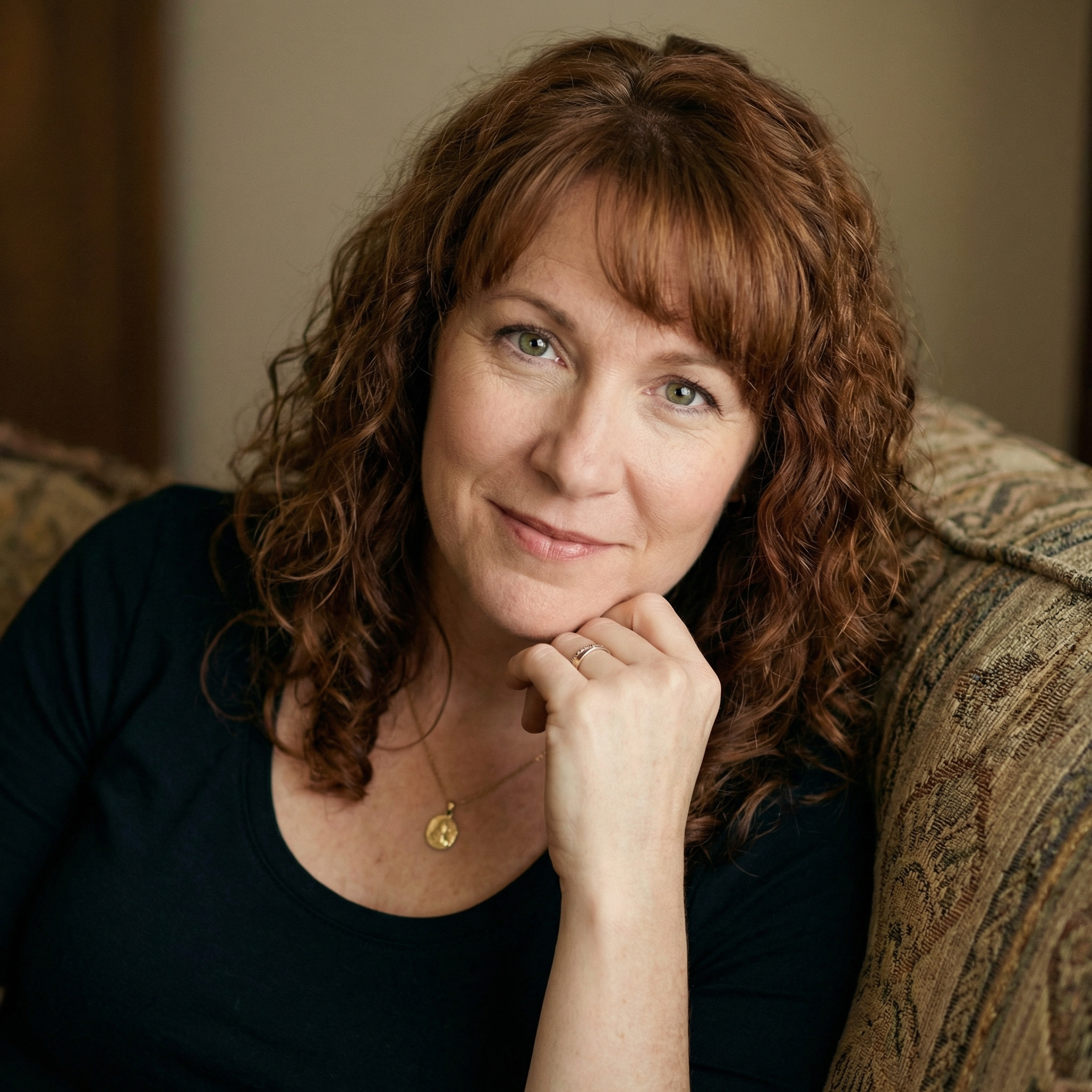 Надя помітила свого чоловіка. Він ніс красивий букет до лікарні. Однак, оминув її стороною та підійшов до незнайомої жінки.